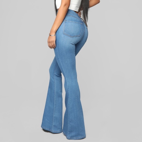 Fashion Nova flare Jeans - Picture 4 of 6